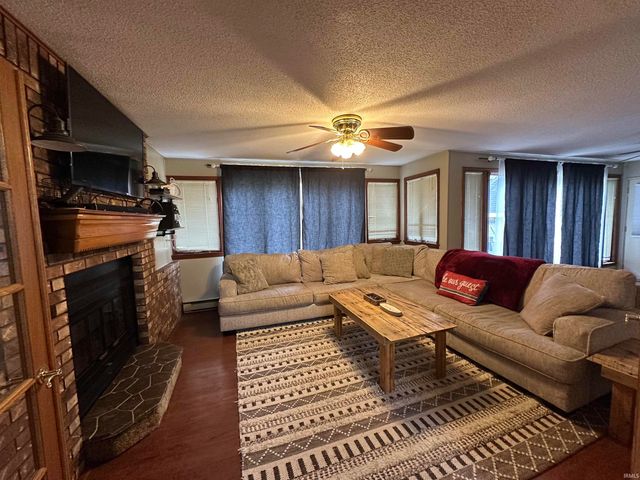 1863 S Lakeview Estate, Wabash, IN 46992