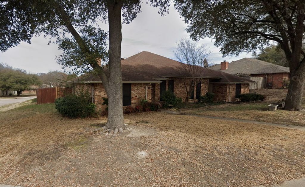 801-803 Summit Drive, Desoto, TX 75115
