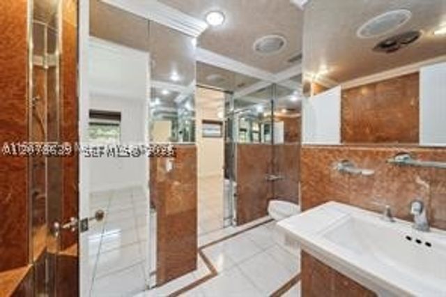 7080 NW 82nd Ter, Parkland, FL 33067
