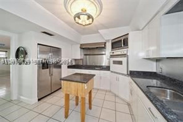 7080 NW 82nd Ter, Parkland, FL 33067
