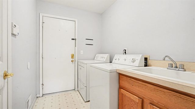 1829 Michelle Court, Ann Arbor, MI 48105