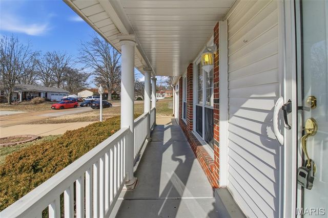 514 Stephanie Lane, Manchester, MO 63011