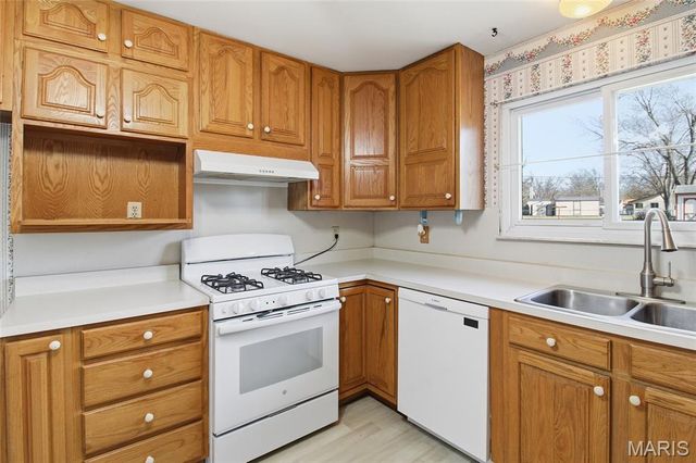 514 Stephanie Lane, Manchester, MO 63011