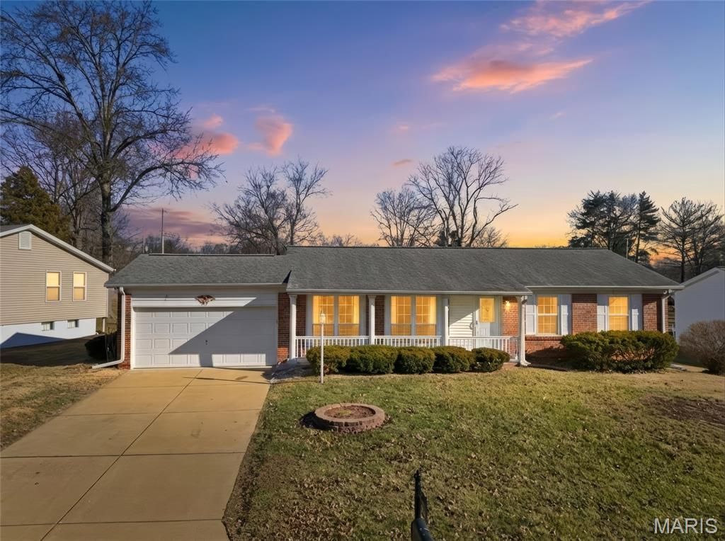 514 Stephanie Lane, Manchester, MO 63011