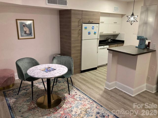 400 Queens Road E5, Charlotte, NC 28207