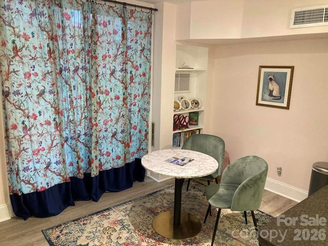 400 Queens Road E5, Charlotte, NC 28207