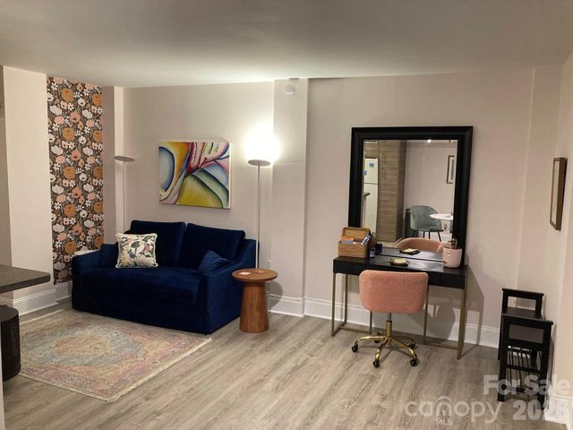 400 Queens Road E5, Charlotte, NC 28207