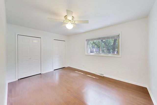 10S324 Hampshire Lane, Willowbrook, IL 60527