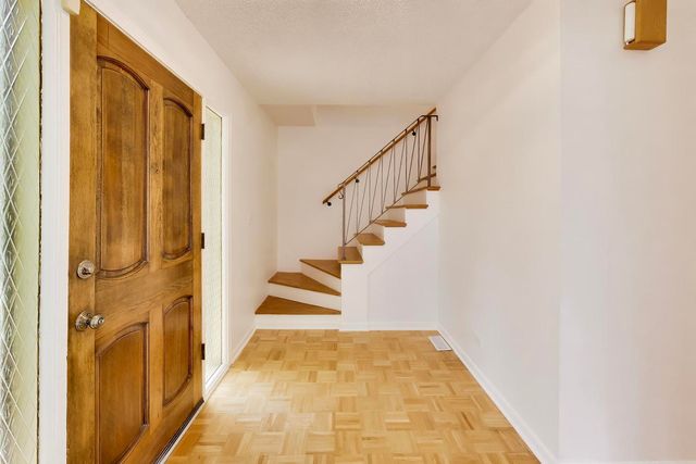 10S324 Hampshire Lane, Willowbrook, IL 60527