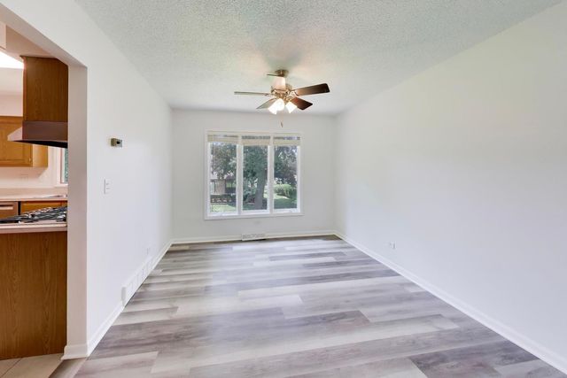 10S324 Hampshire Lane, Willowbrook, IL 60527