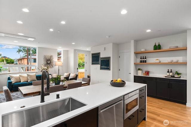 4116 A Burke Avenue N, Seattle, WA 98103