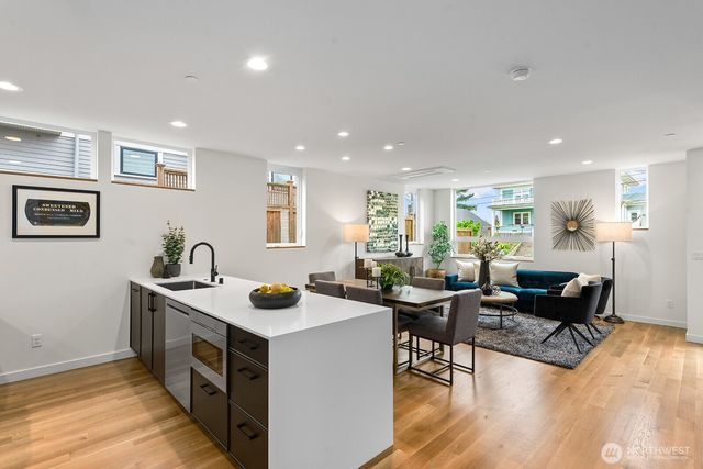 4116 A Burke Avenue N, Seattle, WA 98103