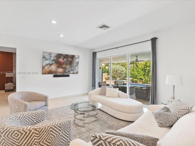 3510 NE 17th Ave, Oakland Park, FL 33334