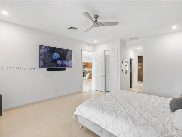 3510 NE 17th Ave, Oakland Park, FL 33334