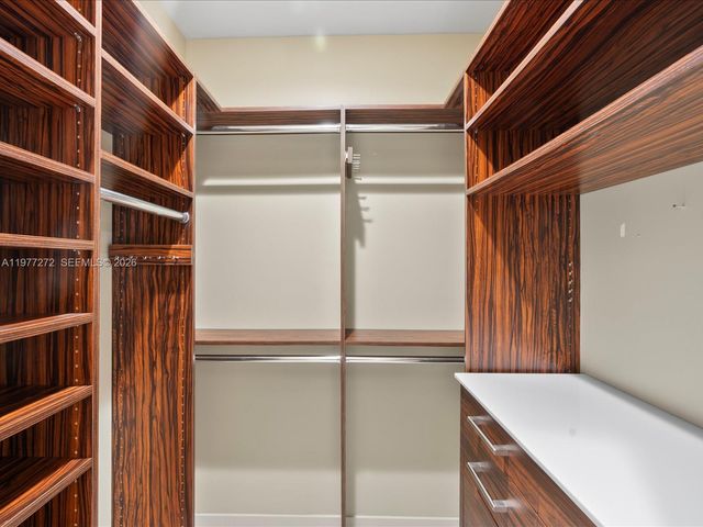 3510 NE 17th Ave, Oakland Park, FL 33334