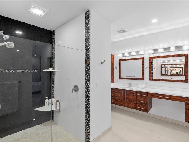 3510 NE 17th Ave, Oakland Park, FL 33334