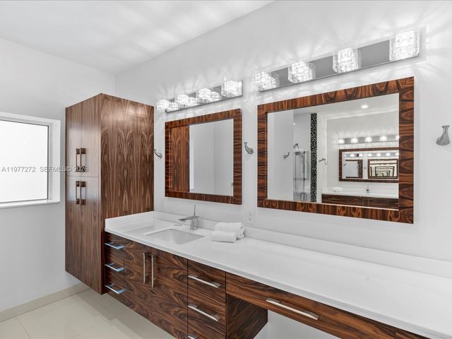 3510 NE 17th Ave, Oakland Park, FL 33334