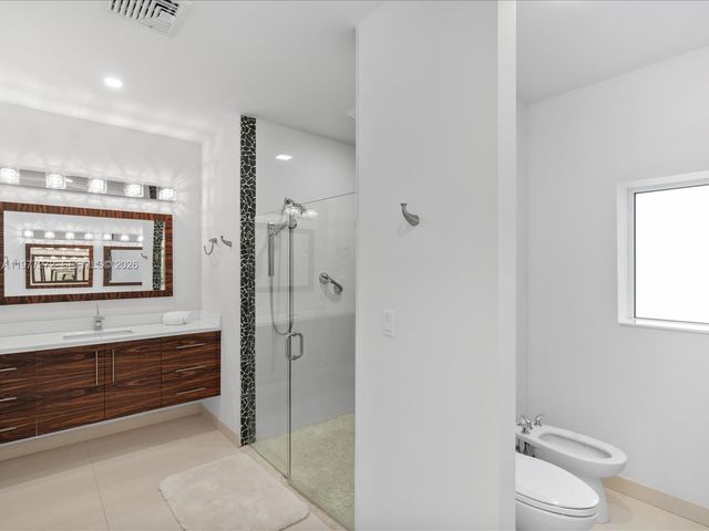 3510 NE 17th Ave, Oakland Park, FL 33334