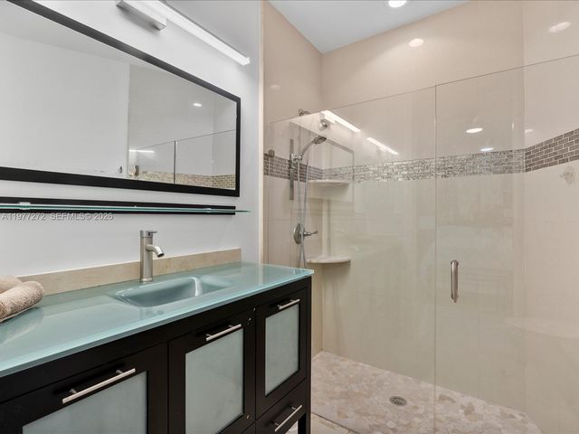 3510 NE 17th Ave, Oakland Park, FL 33334