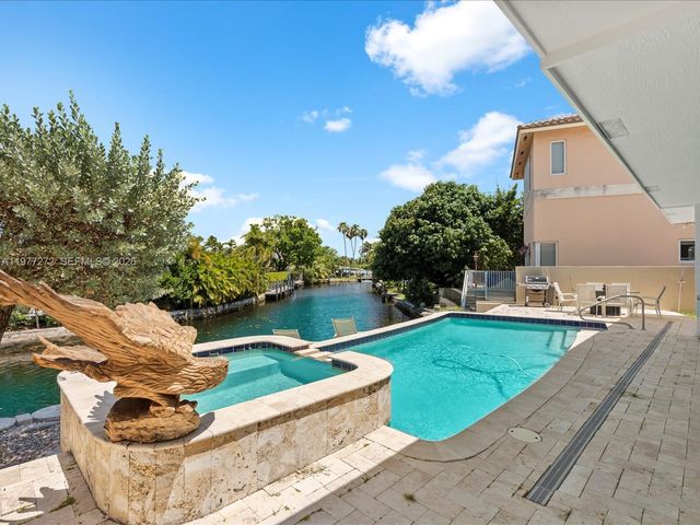 3510 NE 17th Ave, Oakland Park, FL 33334