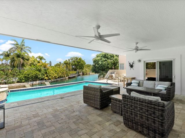 3510 NE 17th Ave, Oakland Park, FL 33334