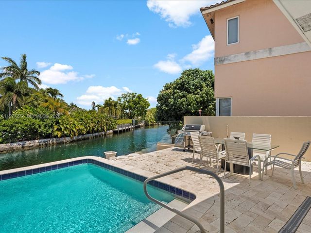 3510 NE 17th Ave, Oakland Park, FL 33334