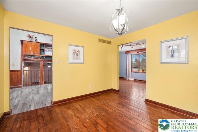 120 Royal Manor Road, Easton, PA 18042