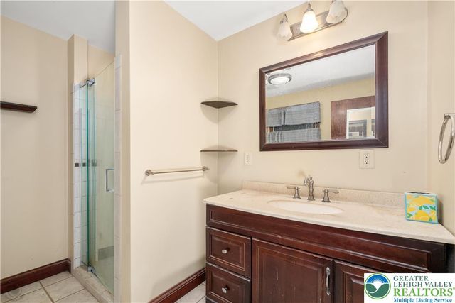 120 Royal Manor Road, Easton, PA 18042