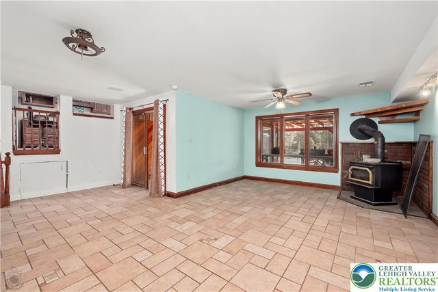 120 Royal Manor Road, Easton, PA 18042