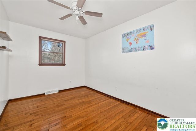 120 Royal Manor Road, Easton, PA 18042