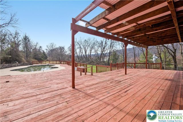 120 Royal Manor Road, Easton, PA 18042