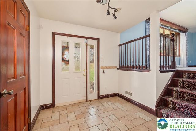 120 Royal Manor Road, Easton, PA 18042