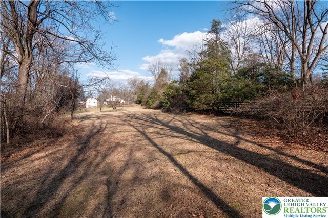 120 Royal Manor Road, Easton, PA 18042