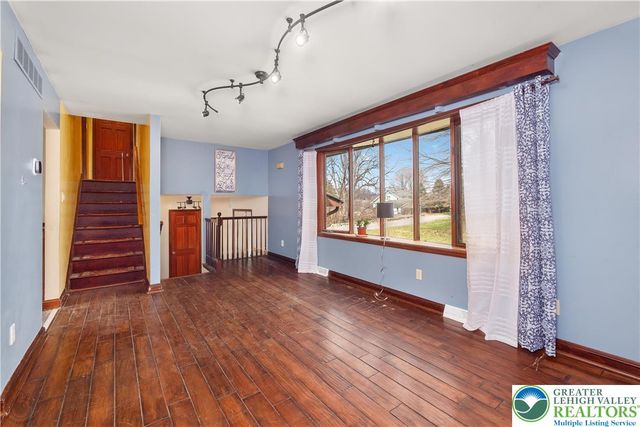 120 Royal Manor Road, Easton, PA 18042