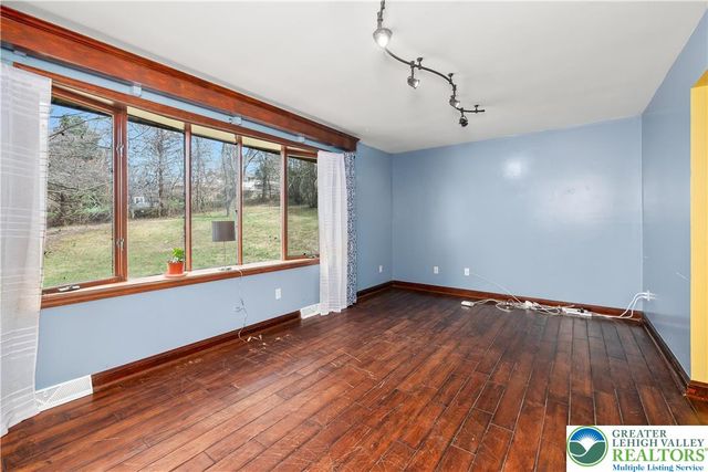 120 Royal Manor Road, Easton, PA 18042