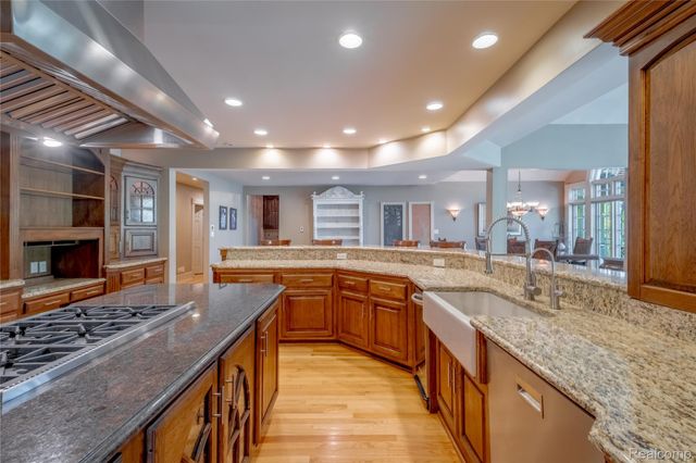 6279 CANTER CREEK Court, Grand Blanc, MI 48439