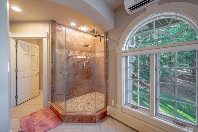 6279 CANTER CREEK Court, Grand Blanc, MI 48439