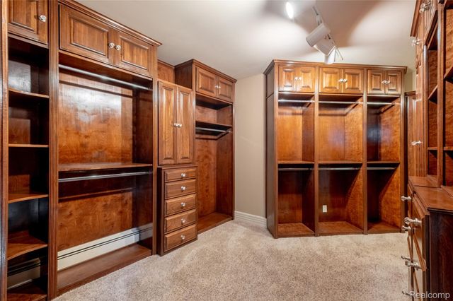 6279 CANTER CREEK Court, Grand Blanc, MI 48439