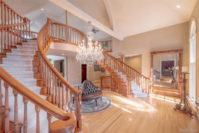 6279 CANTER CREEK Court, Grand Blanc, MI 48439