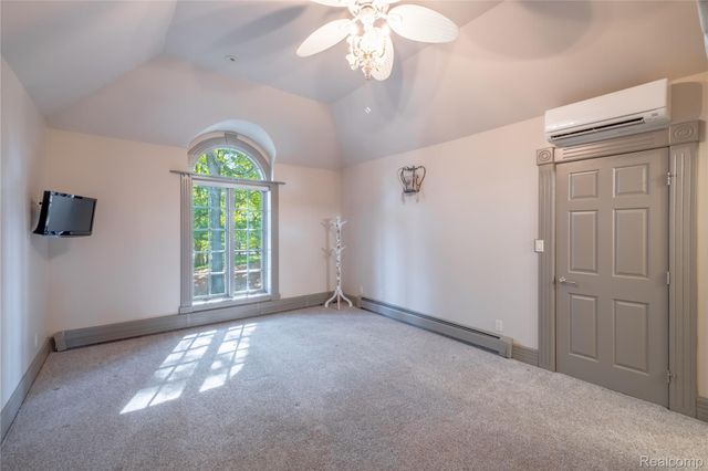 6279 CANTER CREEK Court, Grand Blanc, MI 48439