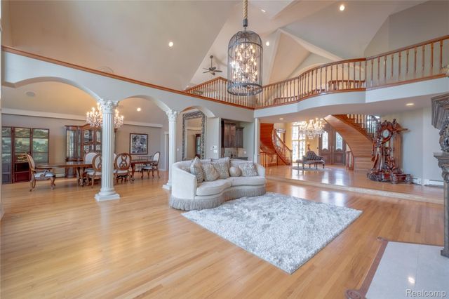 6279 CANTER CREEK Court, Grand Blanc, MI 48439