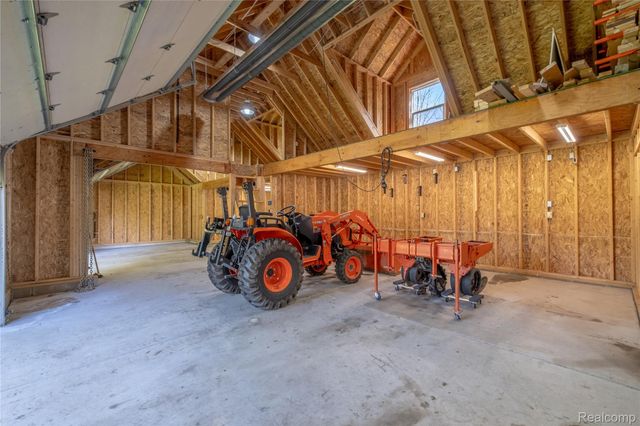 6279 CANTER CREEK Court, Grand Blanc, MI 48439