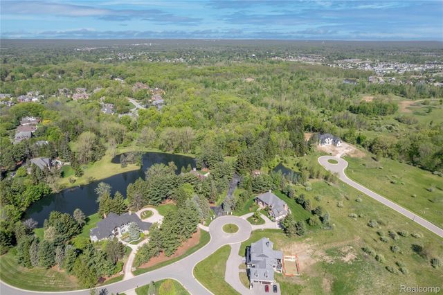 6279 CANTER CREEK Court, Grand Blanc, MI 48439