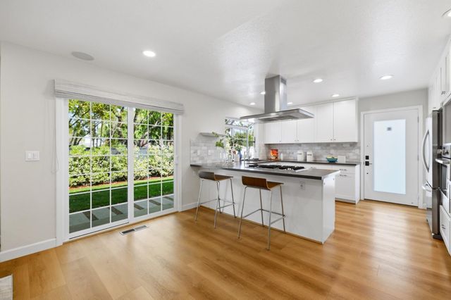 800 Fountain Park Lane, Mountain View, CA 94043