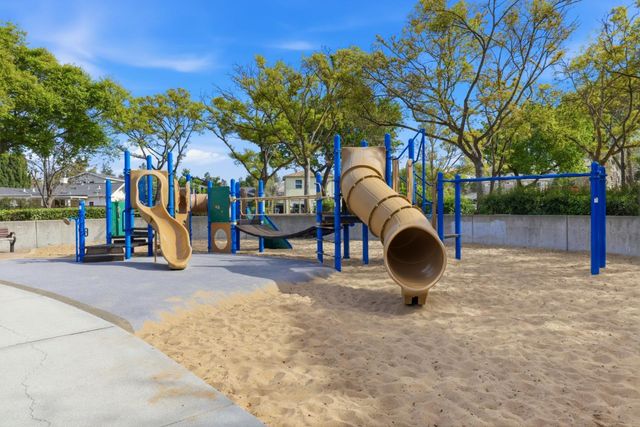 800 Fountain Park Lane, Mountain View, CA 94043