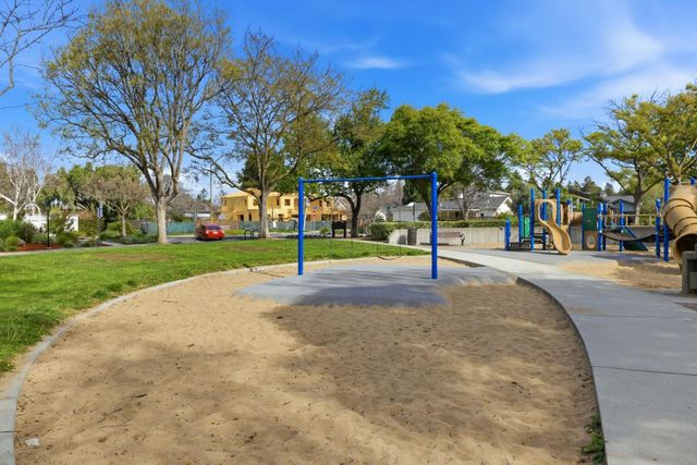 800 Fountain Park Lane, Mountain View, CA 94043