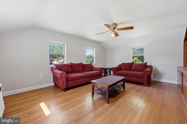 207 ULMER AVE, Oreland, PA 19075