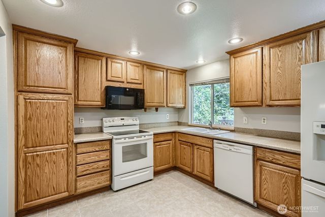 10616 164th Avenue NE, Redmond, WA 98052