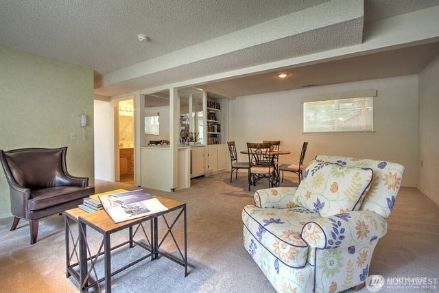 10616 164th Avenue NE, Redmond, WA 98052