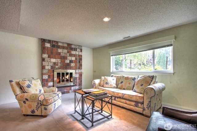 10616 164th Avenue NE, Redmond, WA 98052